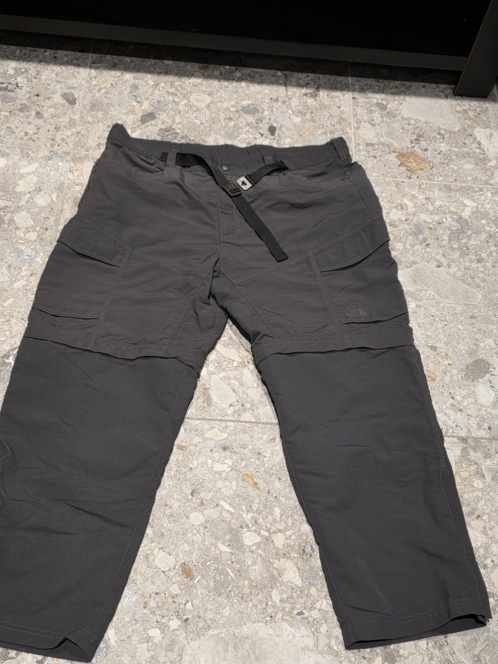 The North Face Mens Gray Cargo Convertible Hiking Pants XXL NQ 409012